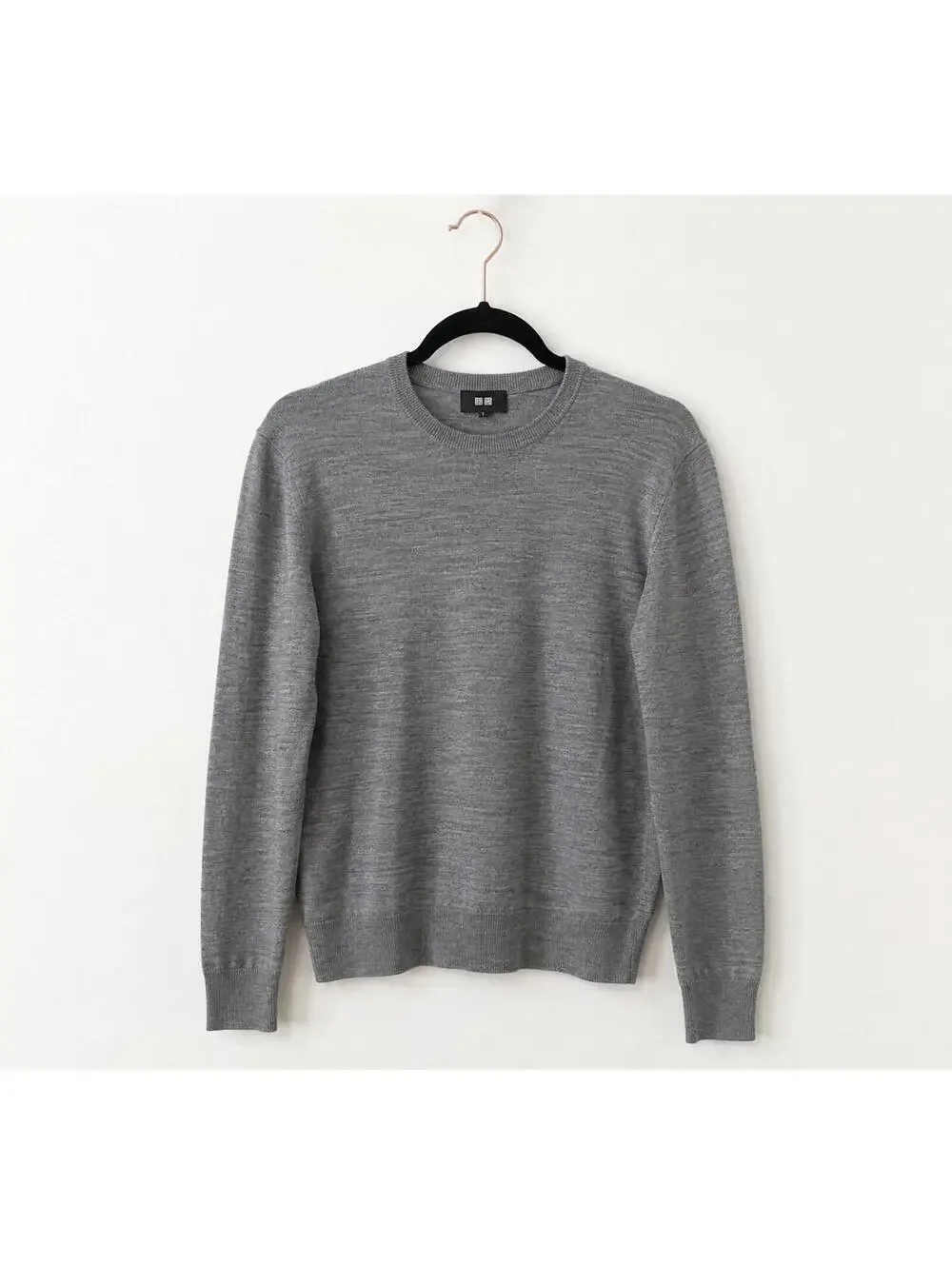 UNIQLO 100% Wool Gray Crewneck Sweater Men's Size S Lightweight Merino Knit